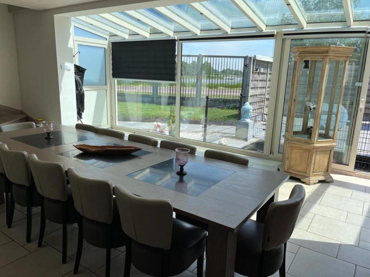 Comfortabele Woning Met Omheinde Tuin Aan Water Voor 12 P オーストブルグ エクステリア 写真
